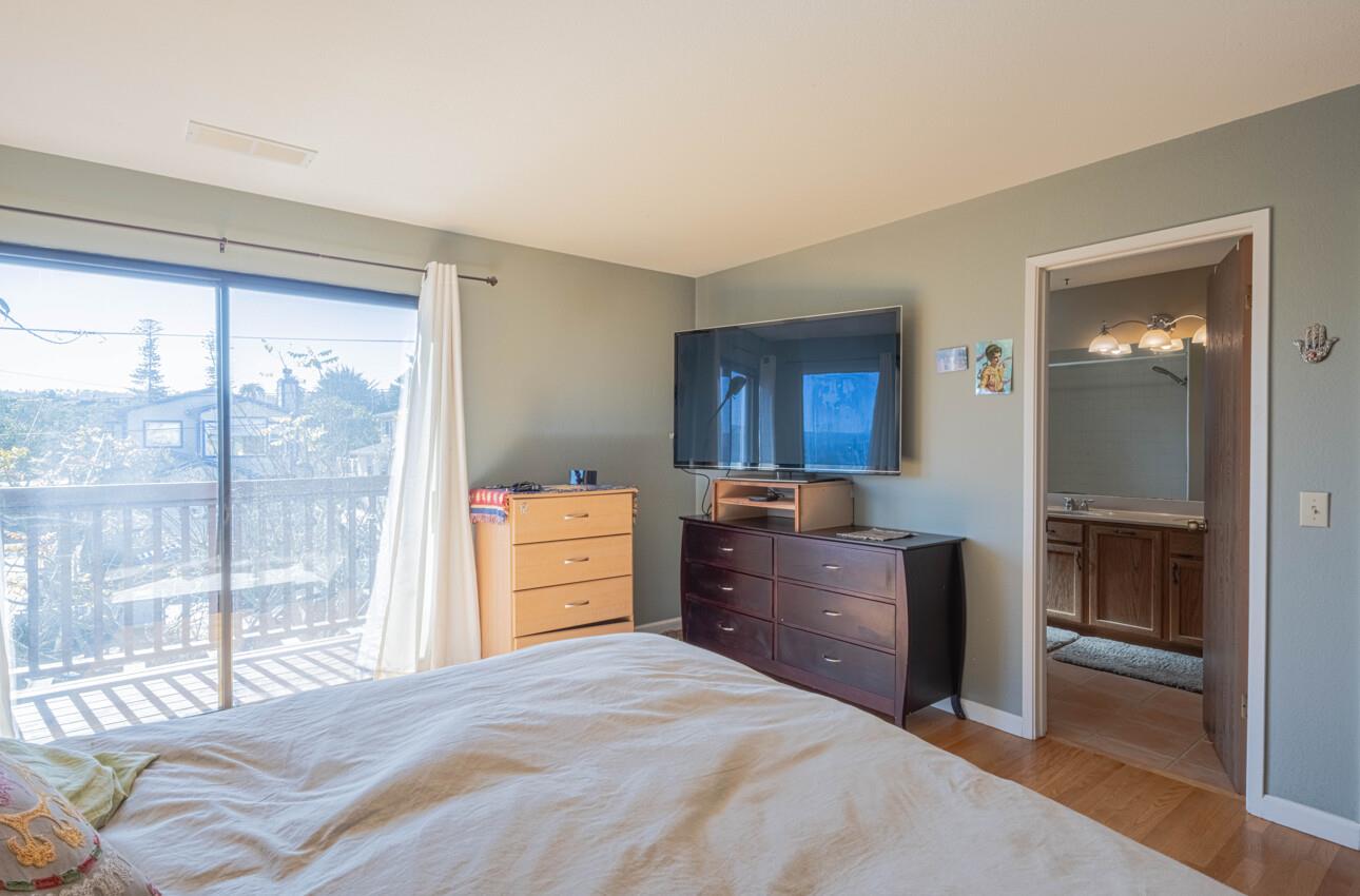 Detail Gallery Image 14 of 38 For 936 Wainwright Street, Monterey,  CA 93940 - 3 Beds | 2/1 Baths