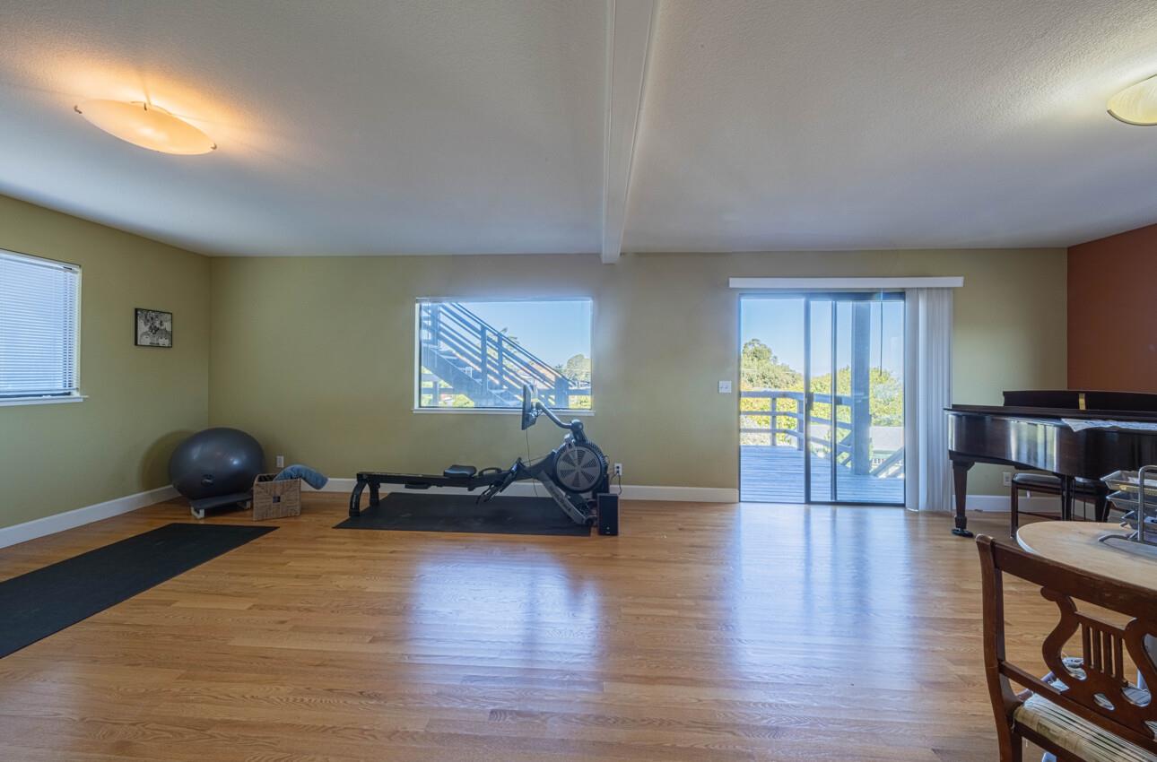 Detail Gallery Image 25 of 38 For 936 Wainwright Street, Monterey,  CA 93940 - 3 Beds | 2/1 Baths