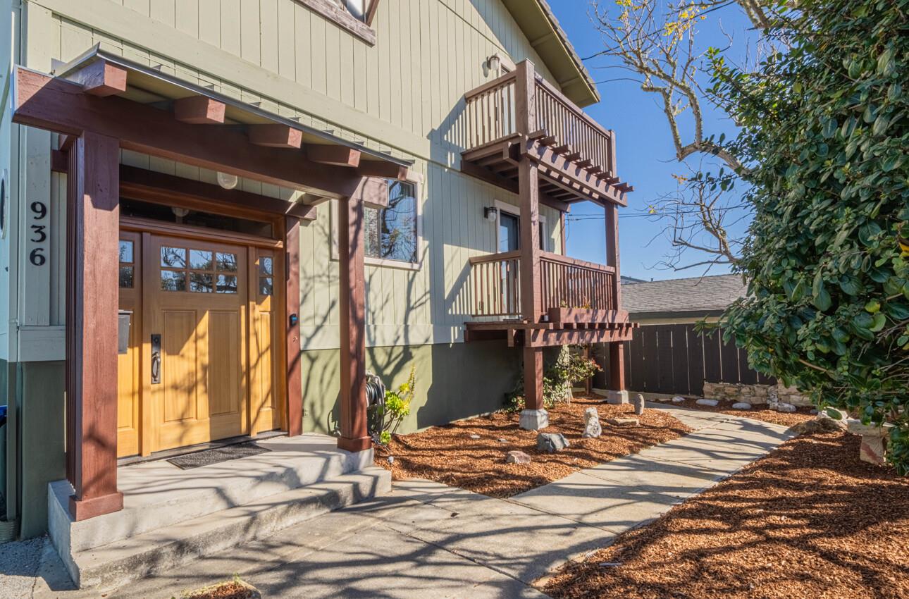 Detail Gallery Image 4 of 38 For 936 Wainwright Street, Monterey,  CA 93940 - 3 Beds | 2/1 Baths