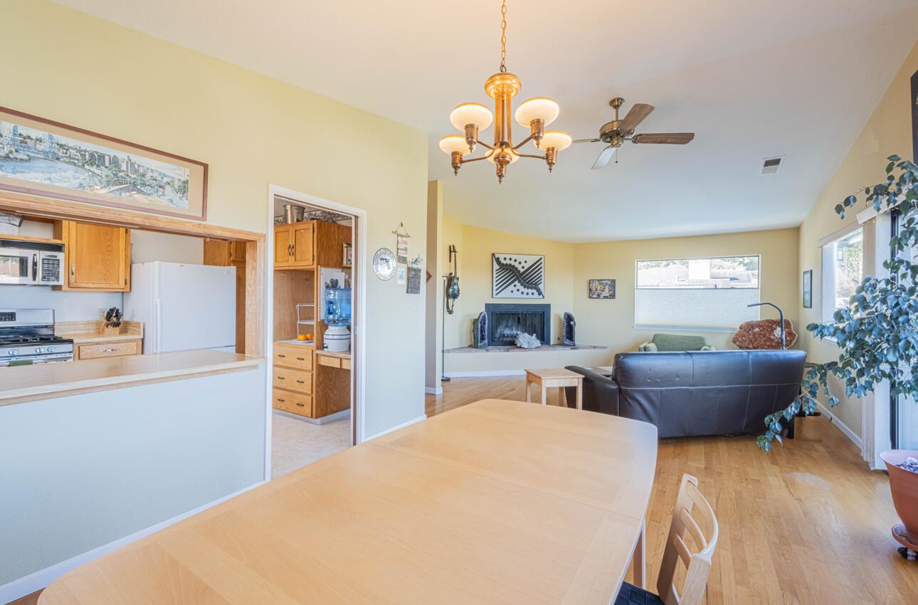 Detail Gallery Image 9 of 38 For 936 Wainwright Street, Monterey,  CA 93940 - 3 Beds | 2/1 Baths