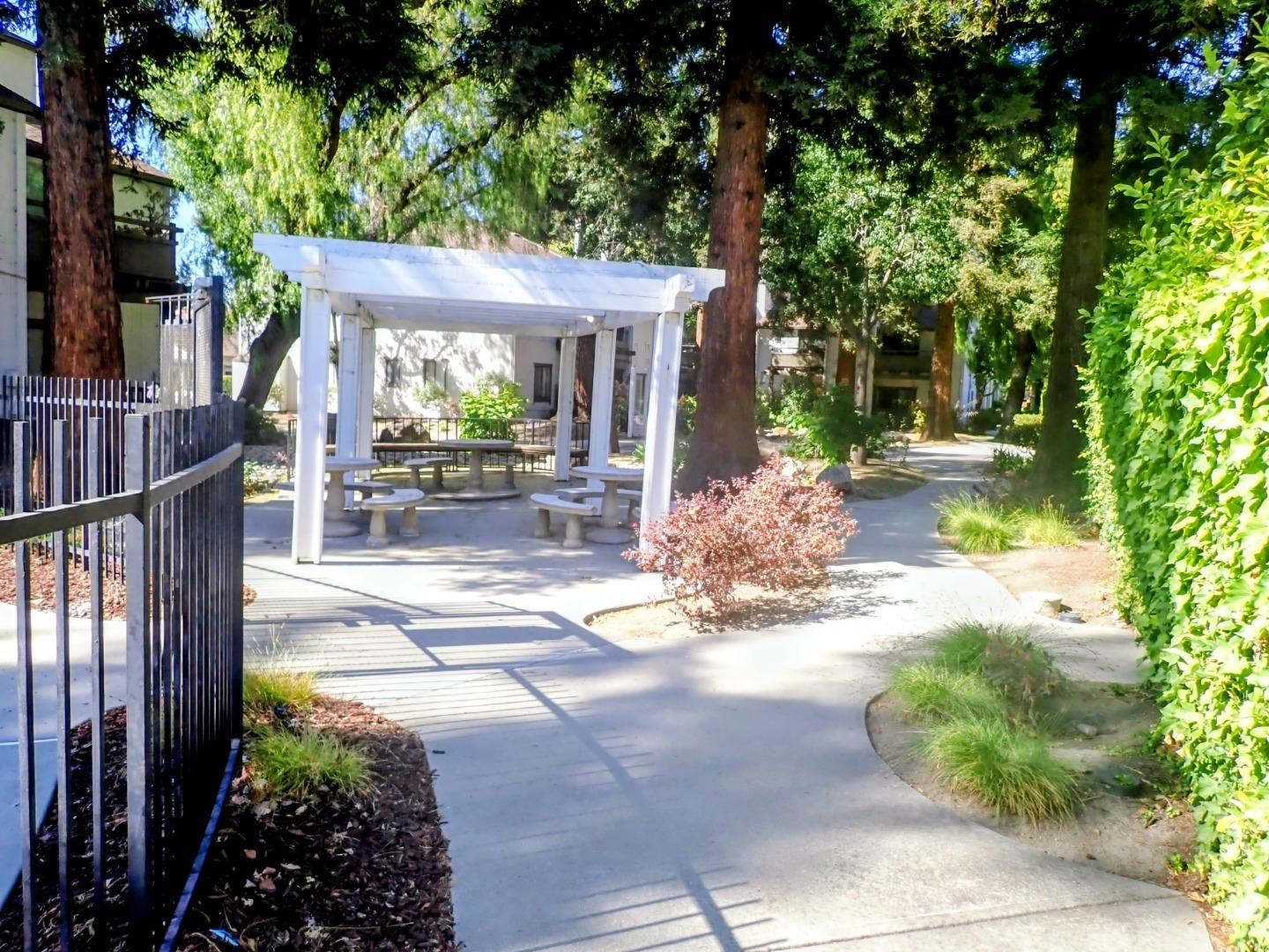 Detail Gallery Image 14 of 17 For 1976 Tradan Dr #65,  San Jose,  CA 95132 - 1 Beds | 1 Baths