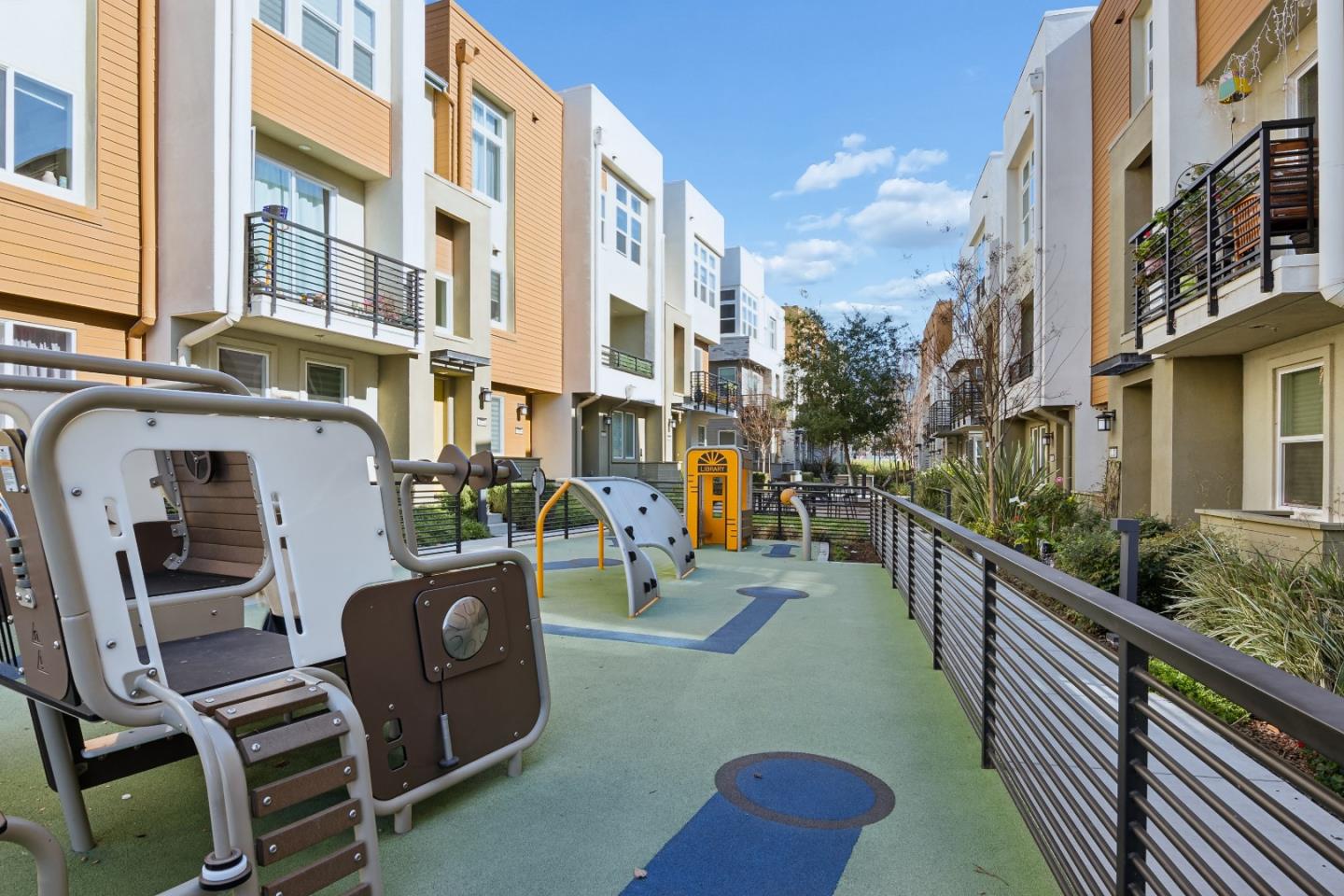 Detail Gallery Image 43 of 58 For 3690 Access Cmn, Fremont,  CA 94538 - 3 Beds | 3/1 Baths