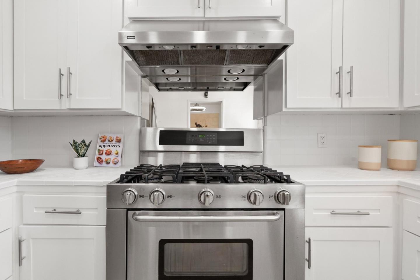 Detail Gallery Image 16 of 35 For 3230 Acorn Way, San Jose,  CA 95117 - 2 Beds | 1 Baths