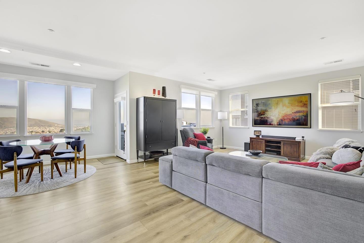 Detail Gallery Image 11 of 68 For 228 Goodwin Dr, San Bruno,  CA 94066 - 4 Beds | 2/1 Baths