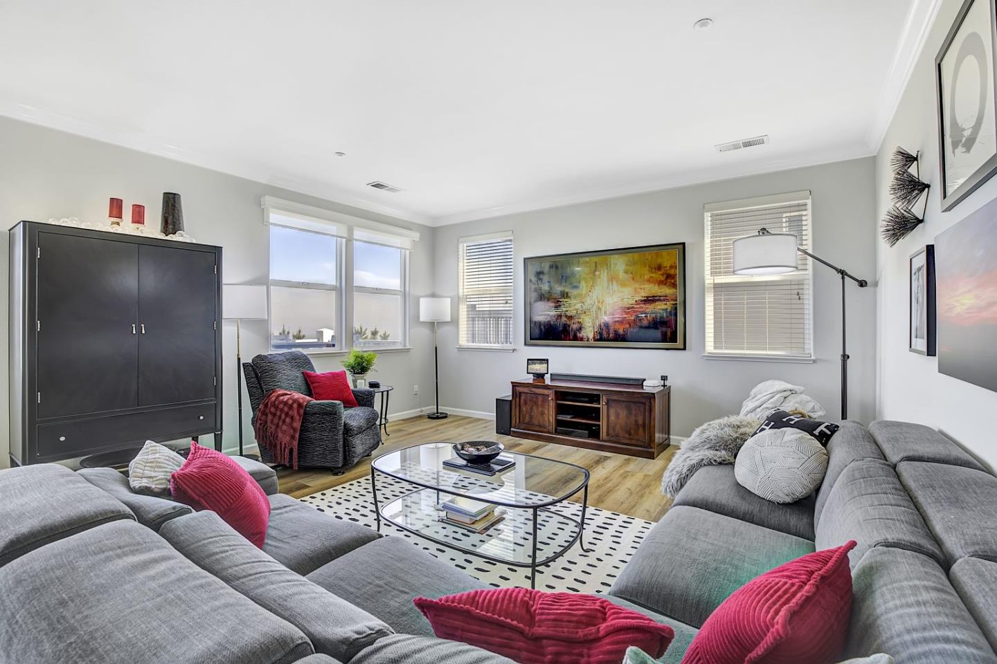 Detail Gallery Image 12 of 68 For 228 Goodwin Dr, San Bruno,  CA 94066 - 4 Beds | 2/1 Baths