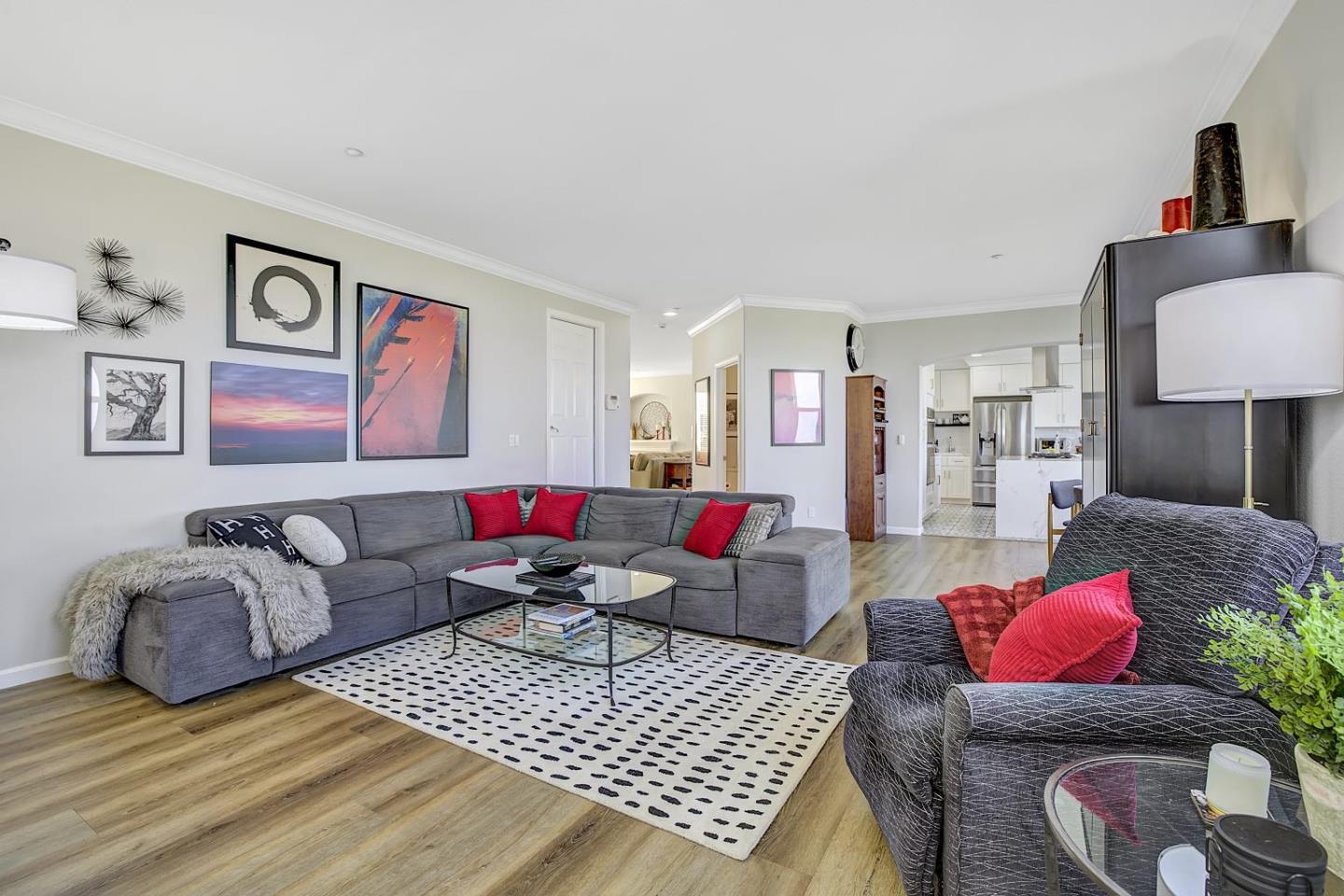 Detail Gallery Image 13 of 68 For 228 Goodwin Dr, San Bruno,  CA 94066 - 4 Beds | 2/1 Baths