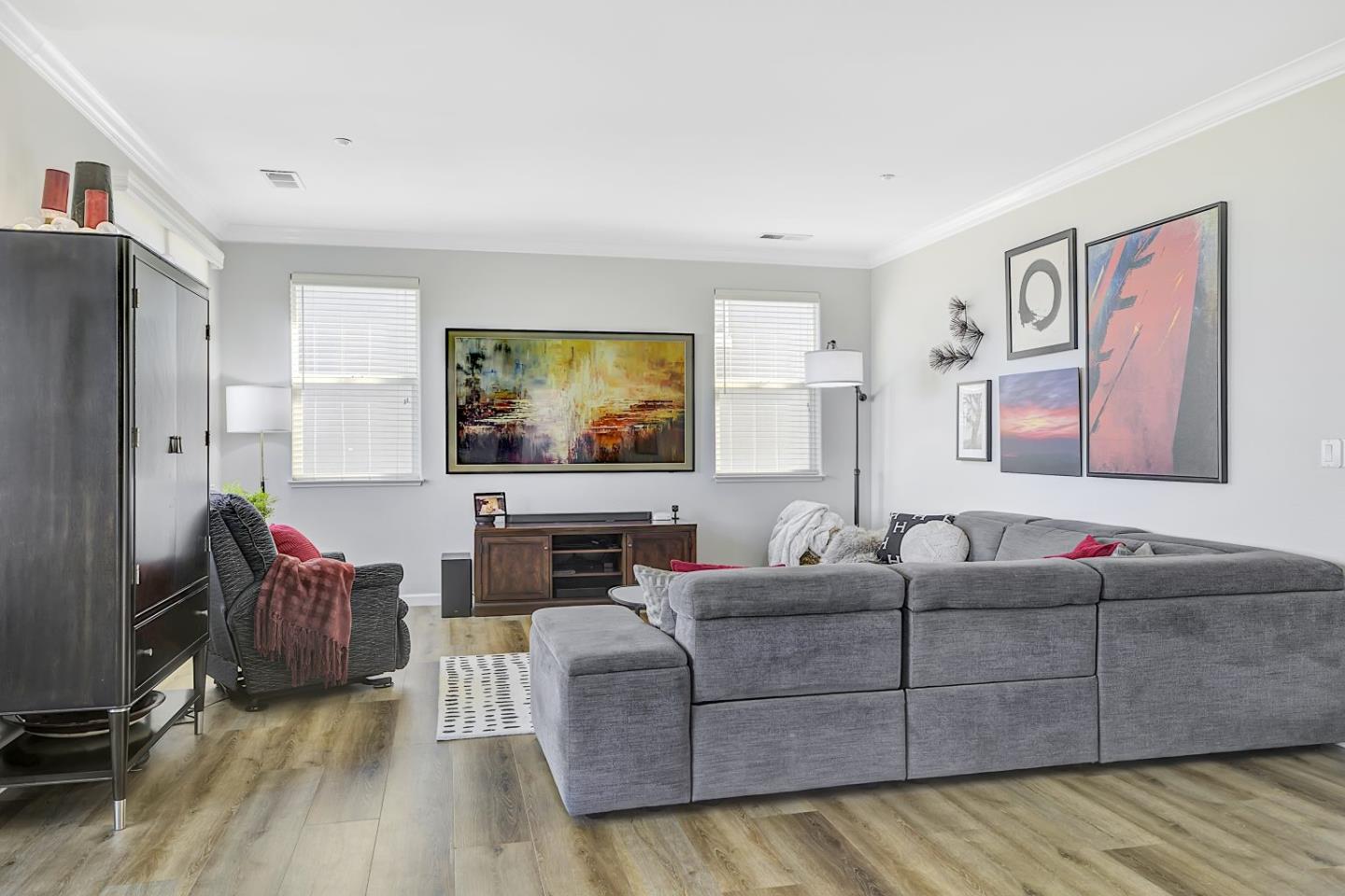 Detail Gallery Image 15 of 68 For 228 Goodwin Dr, San Bruno,  CA 94066 - 4 Beds | 2/1 Baths