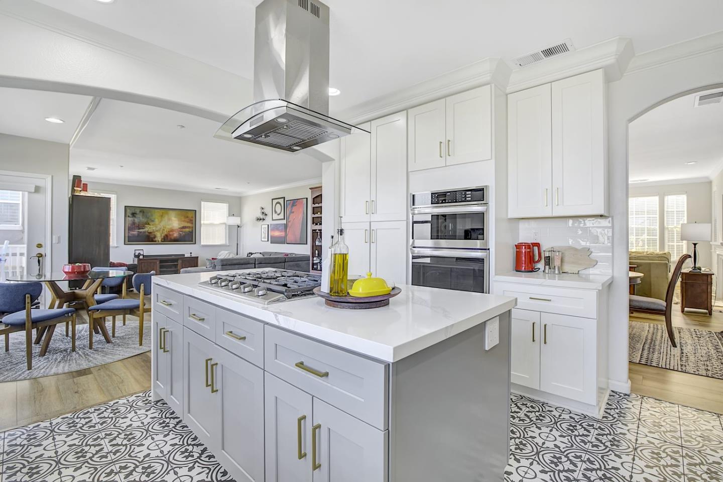 Detail Gallery Image 21 of 68 For 228 Goodwin Dr, San Bruno,  CA 94066 - 4 Beds | 2/1 Baths