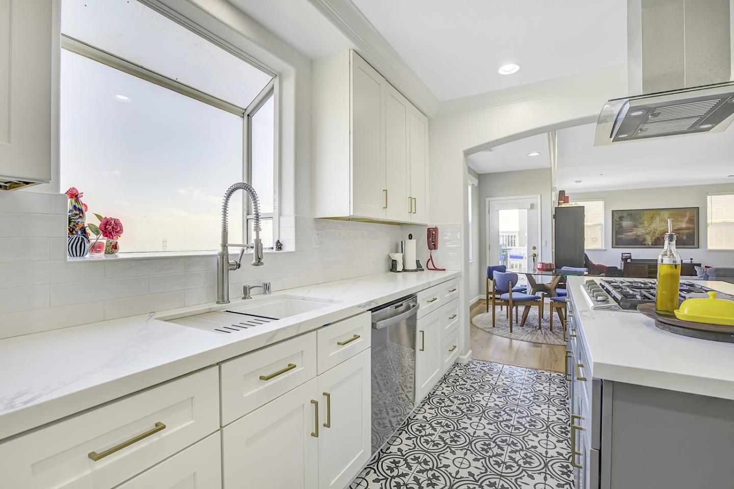 Detail Gallery Image 22 of 68 For 228 Goodwin Dr, San Bruno,  CA 94066 - 4 Beds | 2/1 Baths