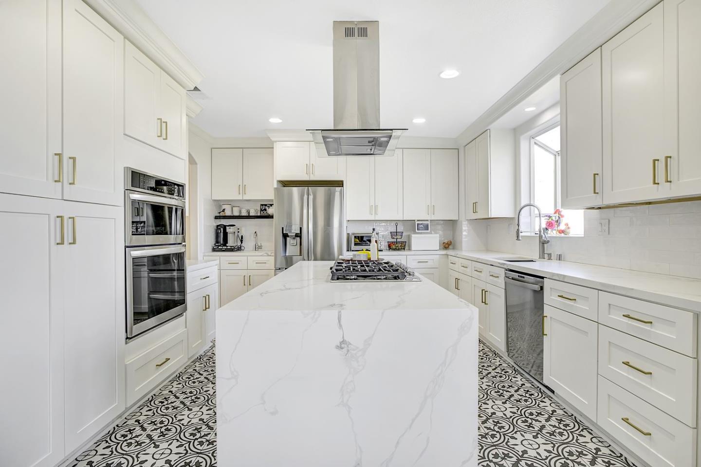 Detail Gallery Image 25 of 68 For 228 Goodwin Dr, San Bruno,  CA 94066 - 4 Beds | 2/1 Baths