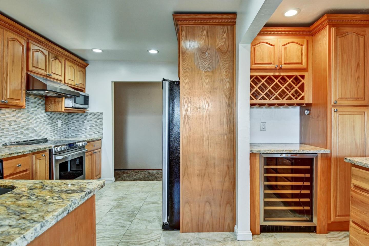 Detail Gallery Image 20 of 52 For 470 Pacific Ave, Pacifica,  CA 94044 - 3 Beds | 2/1 Baths