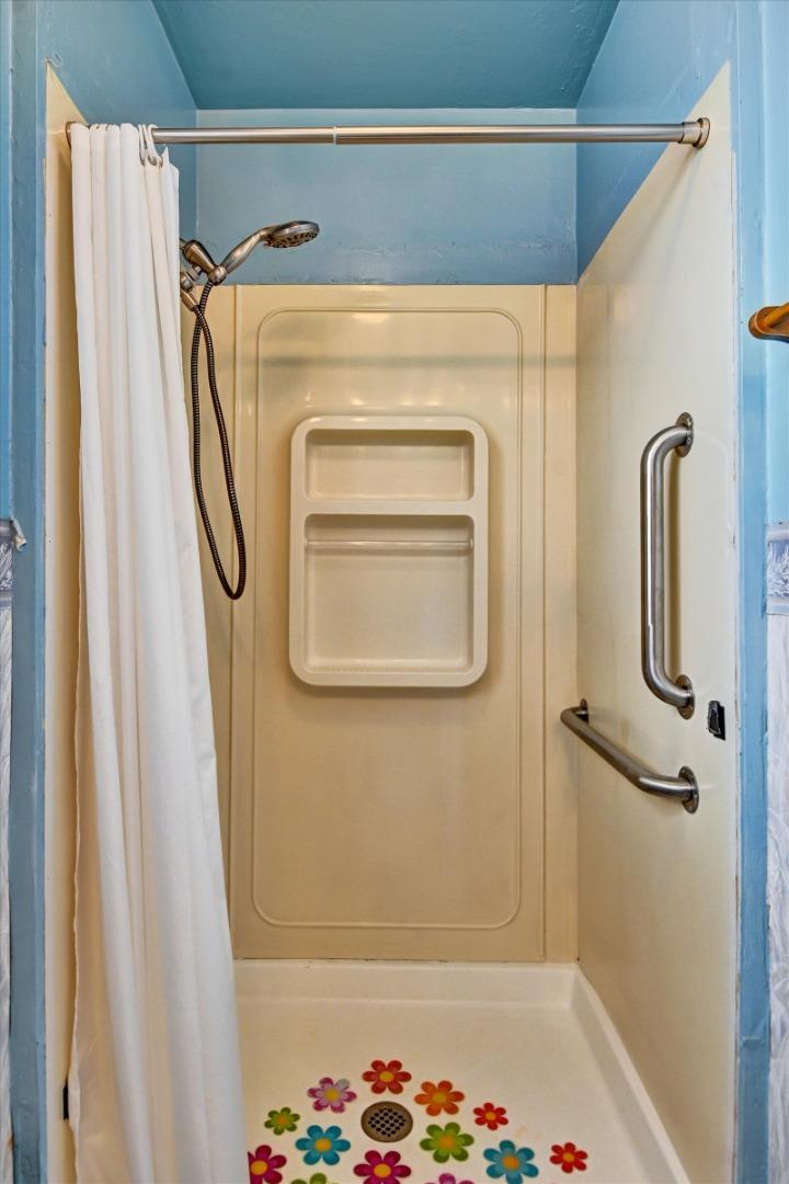 Detail Gallery Image 26 of 52 For 470 Pacific Ave, Pacifica,  CA 94044 - 3 Beds | 2/1 Baths