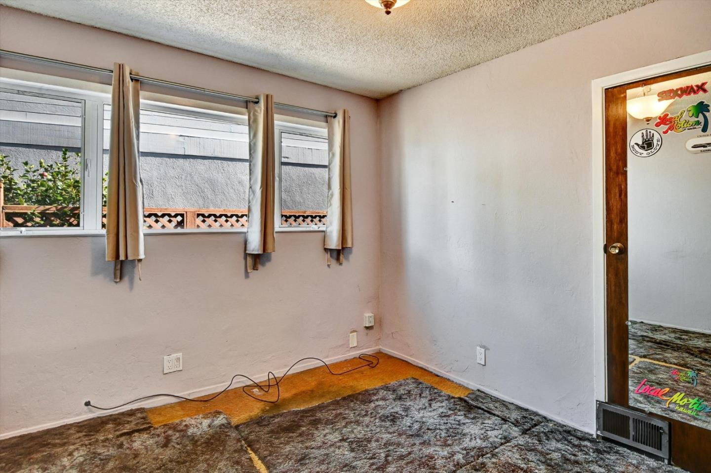 Detail Gallery Image 31 of 52 For 470 Pacific Ave, Pacifica,  CA 94044 - 3 Beds | 2/1 Baths