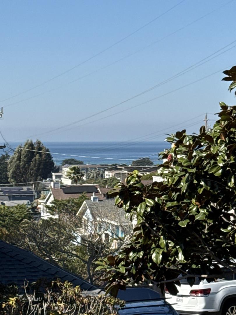 Detail Gallery Image 4 of 52 For 470 Pacific Ave, Pacifica,  CA 94044 - 3 Beds | 2/1 Baths