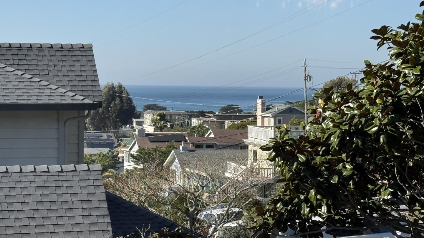 Detail Gallery Image 5 of 52 For 470 Pacific Ave, Pacifica,  CA 94044 - 3 Beds | 2/1 Baths