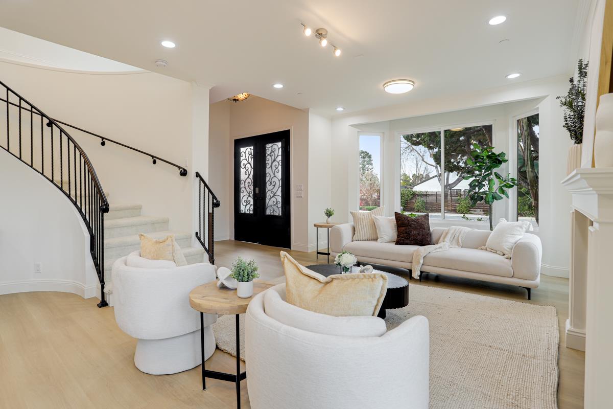 Detail Gallery Image 8 of 41 For 2152 Forbes Ave, Santa Clara,  CA 95050 - 5 Beds | 5 Baths