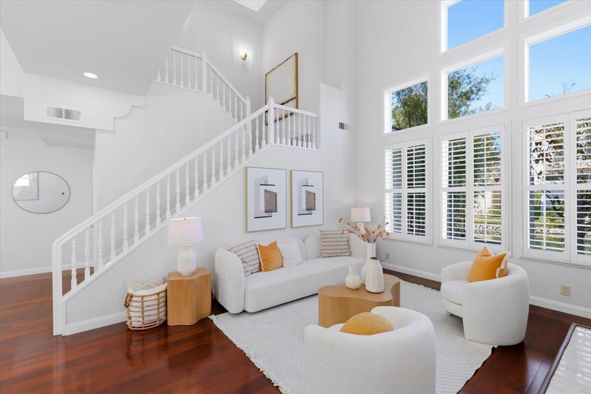 Detail Gallery Image 12 of 75 For 1 Mandalay Ct, Redwood City,  CA 94065 - 4 Beds | 3 Baths