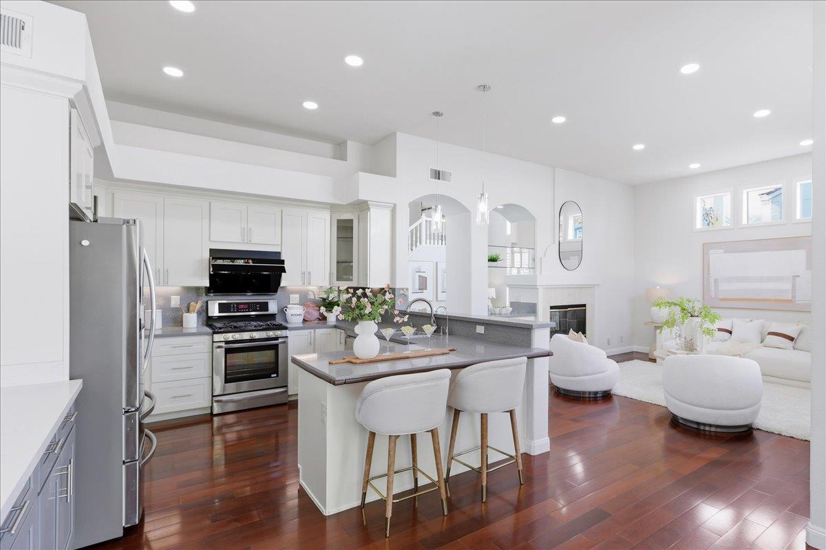 Detail Gallery Image 17 of 75 For 1 Mandalay Ct, Redwood City,  CA 94065 - 4 Beds | 3 Baths