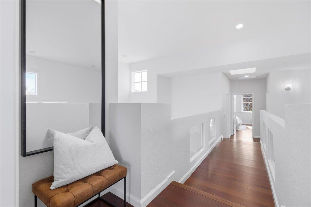 Detail Gallery Image 33 of 75 For 1 Mandalay Ct, Redwood City,  CA 94065 - 4 Beds | 3 Baths