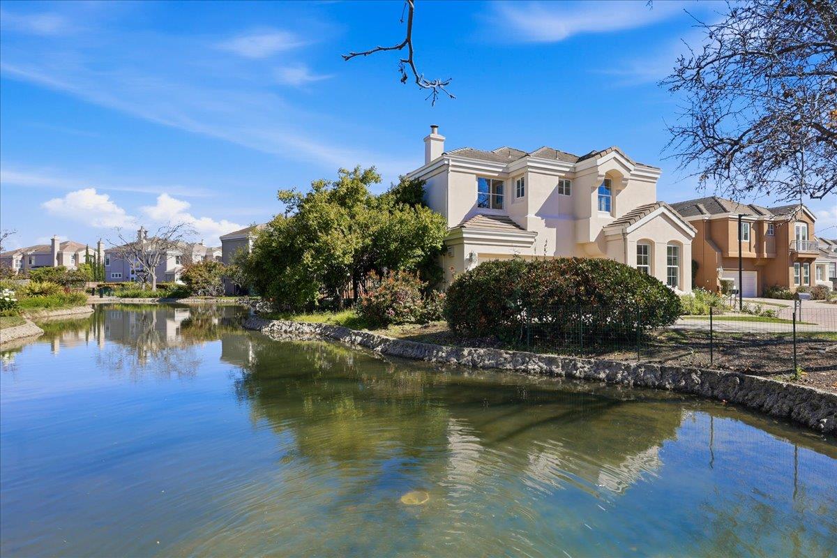 Detail Gallery Image 57 of 75 For 1 Mandalay Ct, Redwood City,  CA 94065 - 4 Beds | 3 Baths