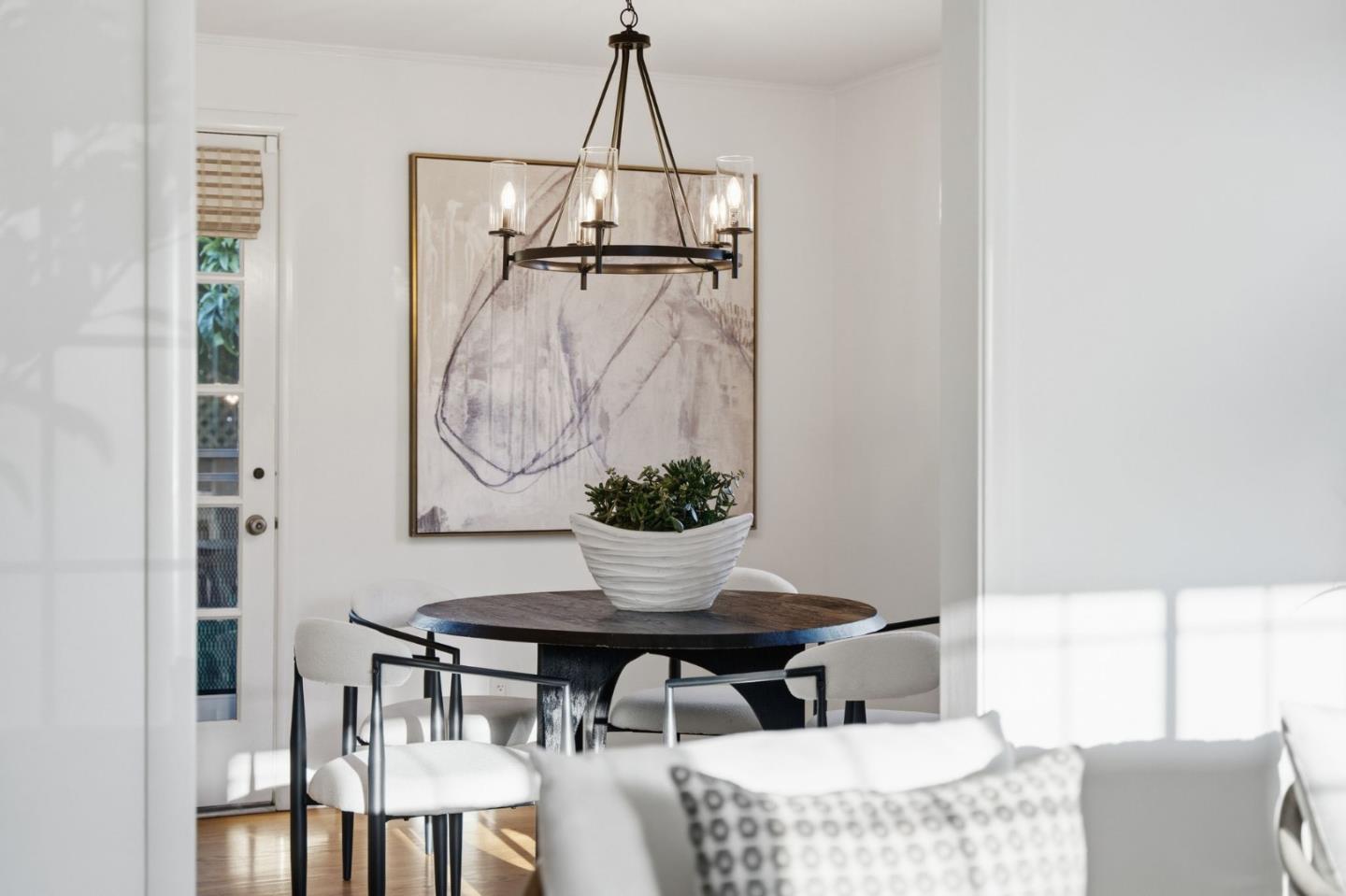 Detail Gallery Image 5 of 22 For 957 E Grant Pl, San Mateo,  CA 94402 - 2 Beds | 1 Baths