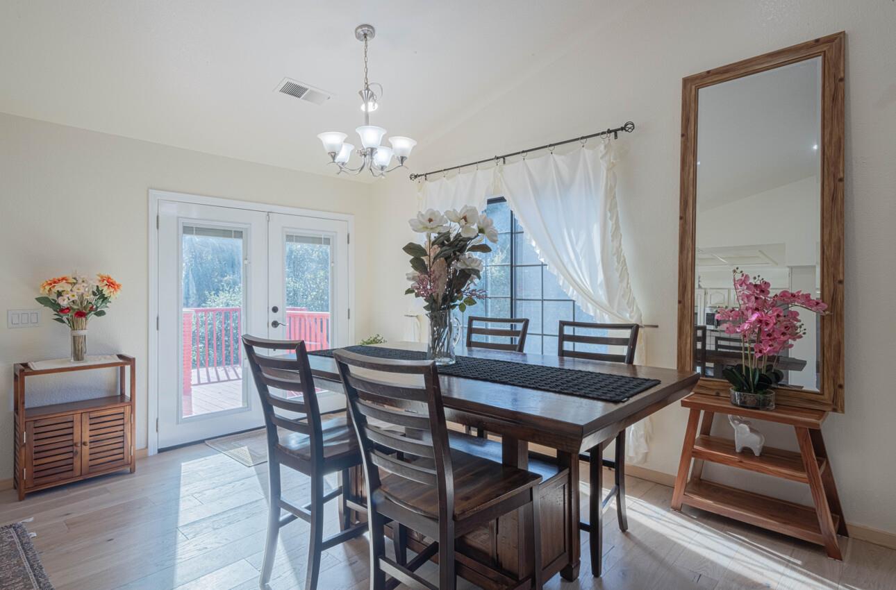 Detail Gallery Image 11 of 48 For 6640 Kim Ann Ln, Salinas,  CA 93907 - 4 Beds | 3 Baths