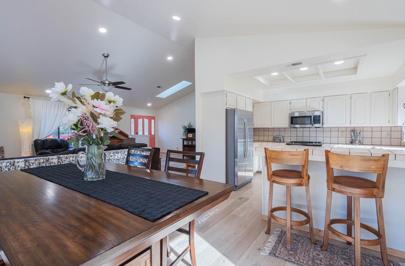 Detail Gallery Image 15 of 48 For 6640 Kim Ann Ln, Salinas,  CA 93907 - 4 Beds | 3 Baths