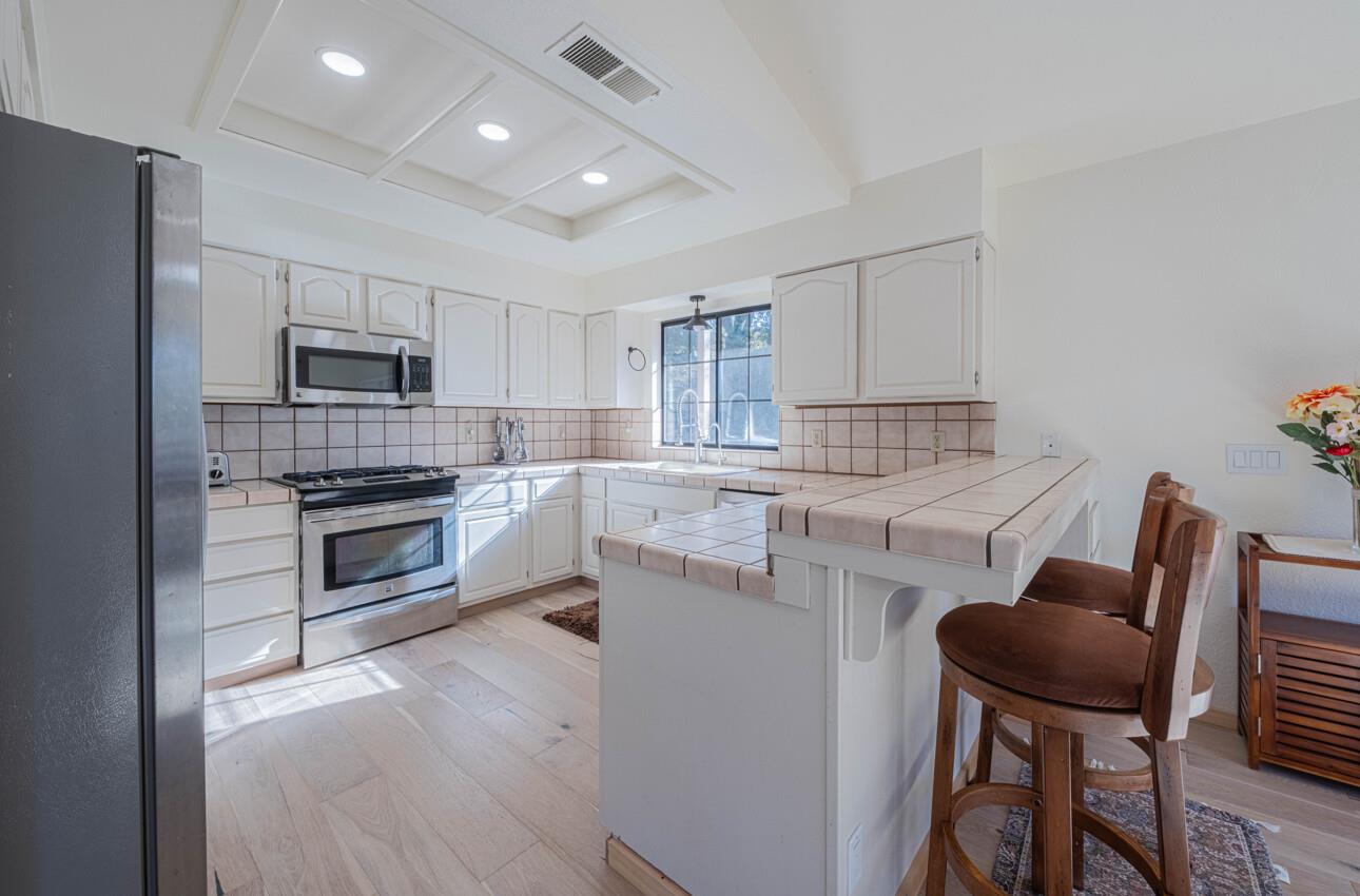 Detail Gallery Image 16 of 48 For 6640 Kim Ann Ln, Salinas,  CA 93907 - 4 Beds | 3 Baths