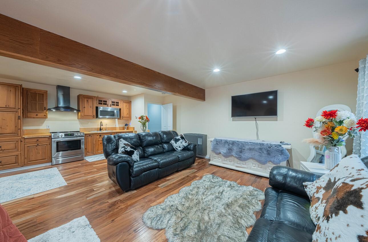 Detail Gallery Image 33 of 48 For 6640 Kim Ann Ln, Salinas,  CA 93907 - 4 Beds | 3 Baths