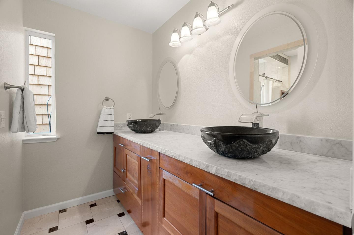 Detail Gallery Image 10 of 31 For 9040 El Matador Dr, Gilroy,  CA 95020 - 4 Beds | 2/1 Baths