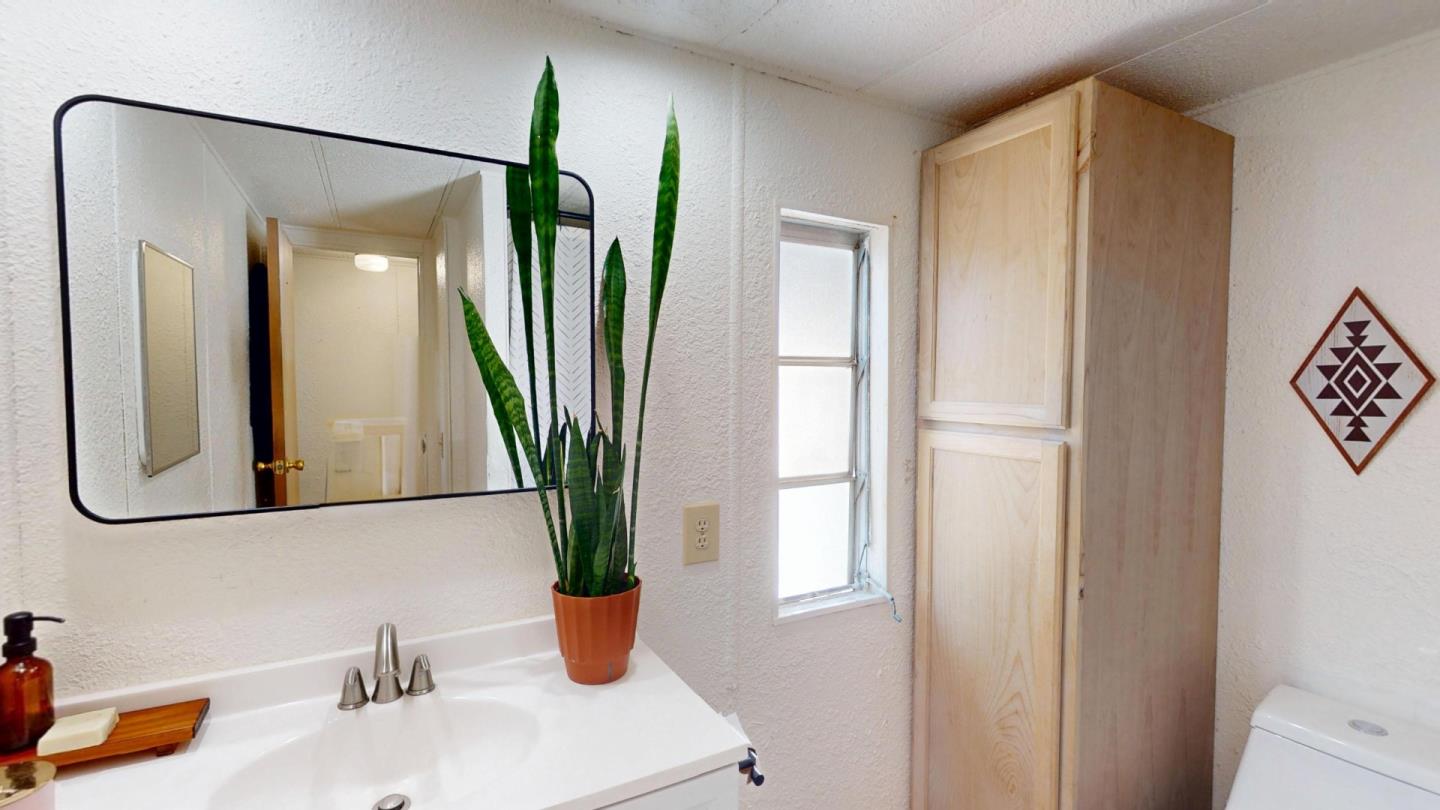 Detail Gallery Image 14 of 20 For 17779 Viera Canyon Road #8,  Salinas,  CA 93907 - 2 Beds | 1 Baths