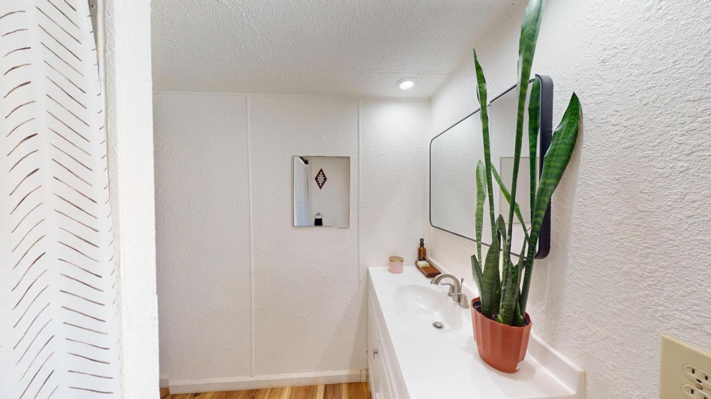 Detail Gallery Image 15 of 20 For 17779 Viera Canyon Road #8,  Salinas,  CA 93907 - 2 Beds | 1 Baths