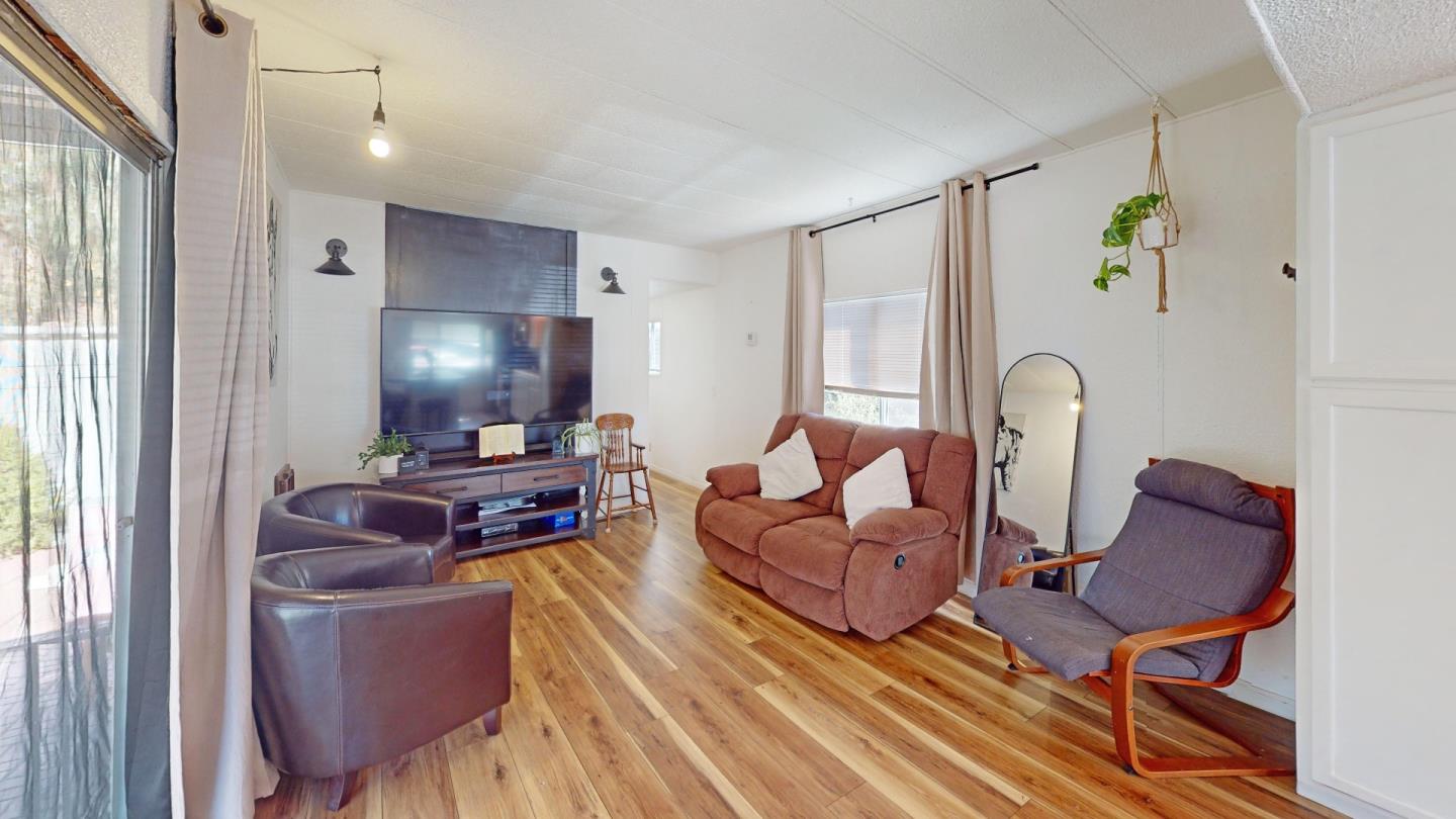 Detail Gallery Image 5 of 20 For 17779 Viera Canyon Road #8,  Salinas,  CA 93907 - 2 Beds | 1 Baths