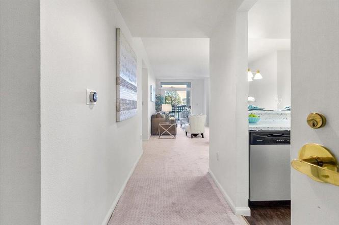 Detail Gallery Image 4 of 17 For 550 Ortega Ave #B324,  Mountain View,  CA 94040 - 2 Beds | 2 Baths