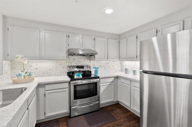 Detail Gallery Image 5 of 17 For 550 Ortega Ave #B324,  Mountain View,  CA 94040 - 2 Beds | 2 Baths