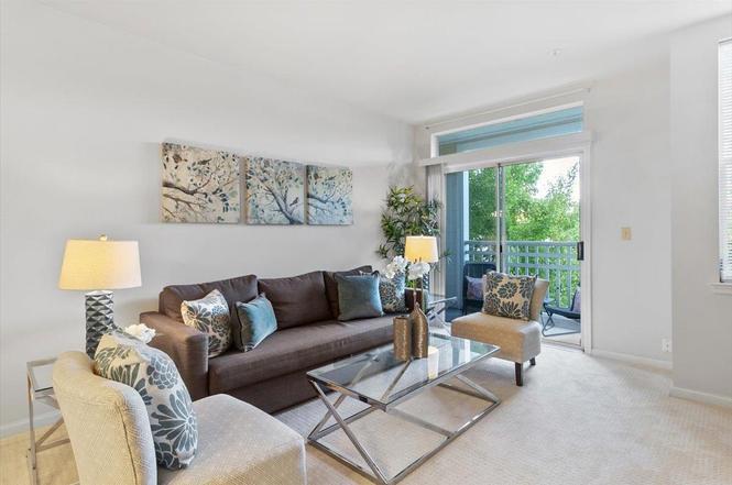 Detail Gallery Image 9 of 17 For 550 Ortega Ave #B324,  Mountain View,  CA 94040 - 2 Beds | 2 Baths