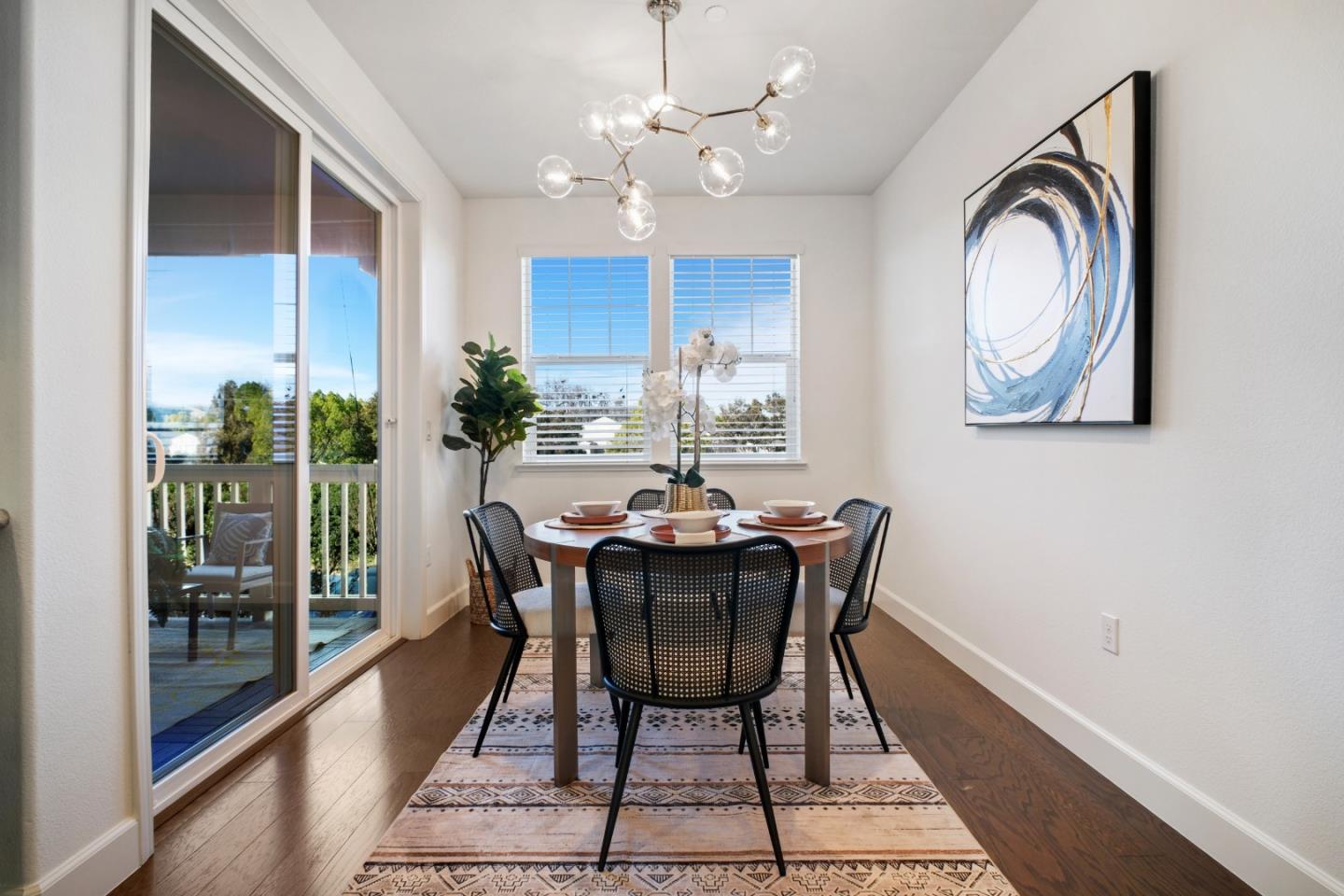 Detail Gallery Image 11 of 33 For 106 Hornbeam Ter, Sunnyvale,  CA 94086 - 4 Beds | 3/1 Baths