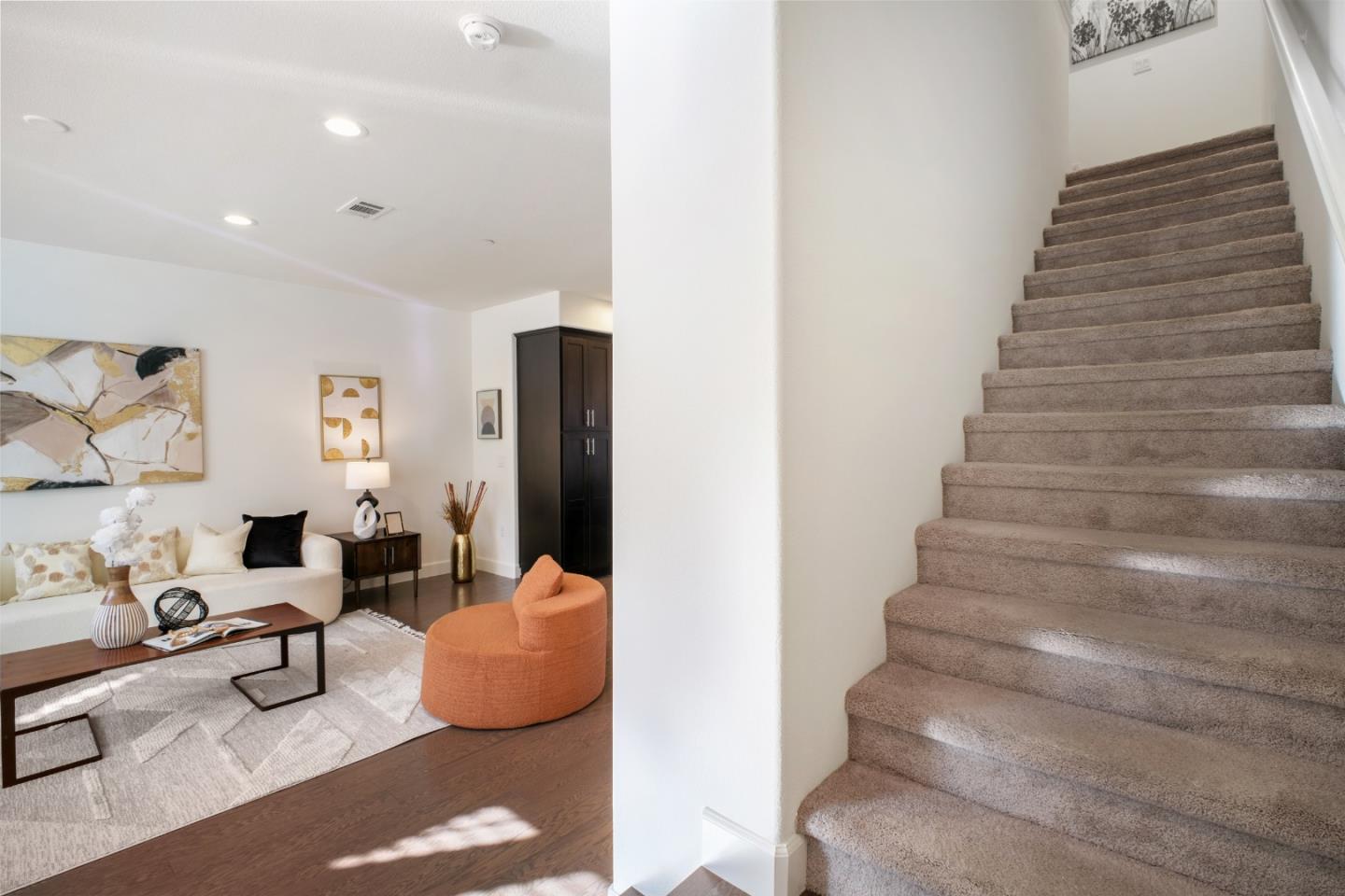 Detail Gallery Image 15 of 33 For 106 Hornbeam Ter, Sunnyvale,  CA 94086 - 4 Beds | 3/1 Baths