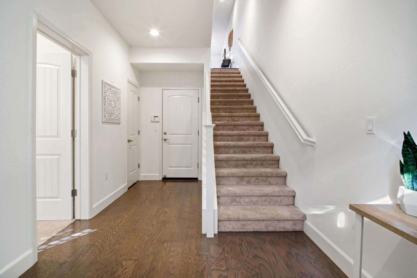 Detail Gallery Image 25 of 33 For 106 Hornbeam Ter, Sunnyvale,  CA 94086 - 4 Beds | 3/1 Baths