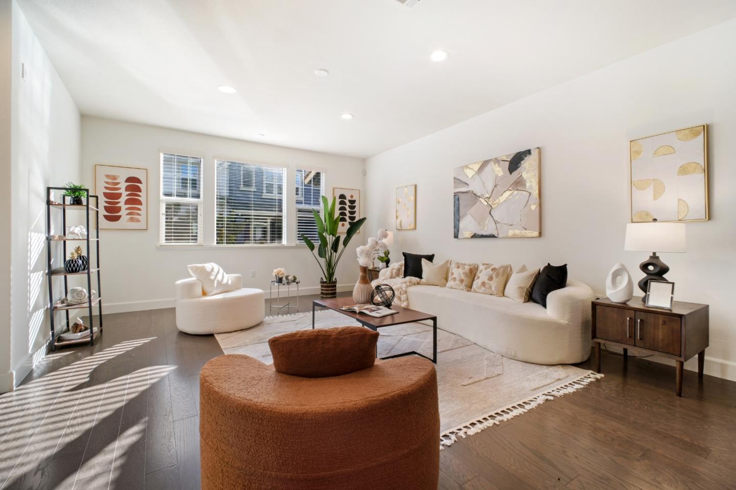 Detail Gallery Image 4 of 33 For 106 Hornbeam Ter, Sunnyvale,  CA 94086 - 4 Beds | 3/1 Baths