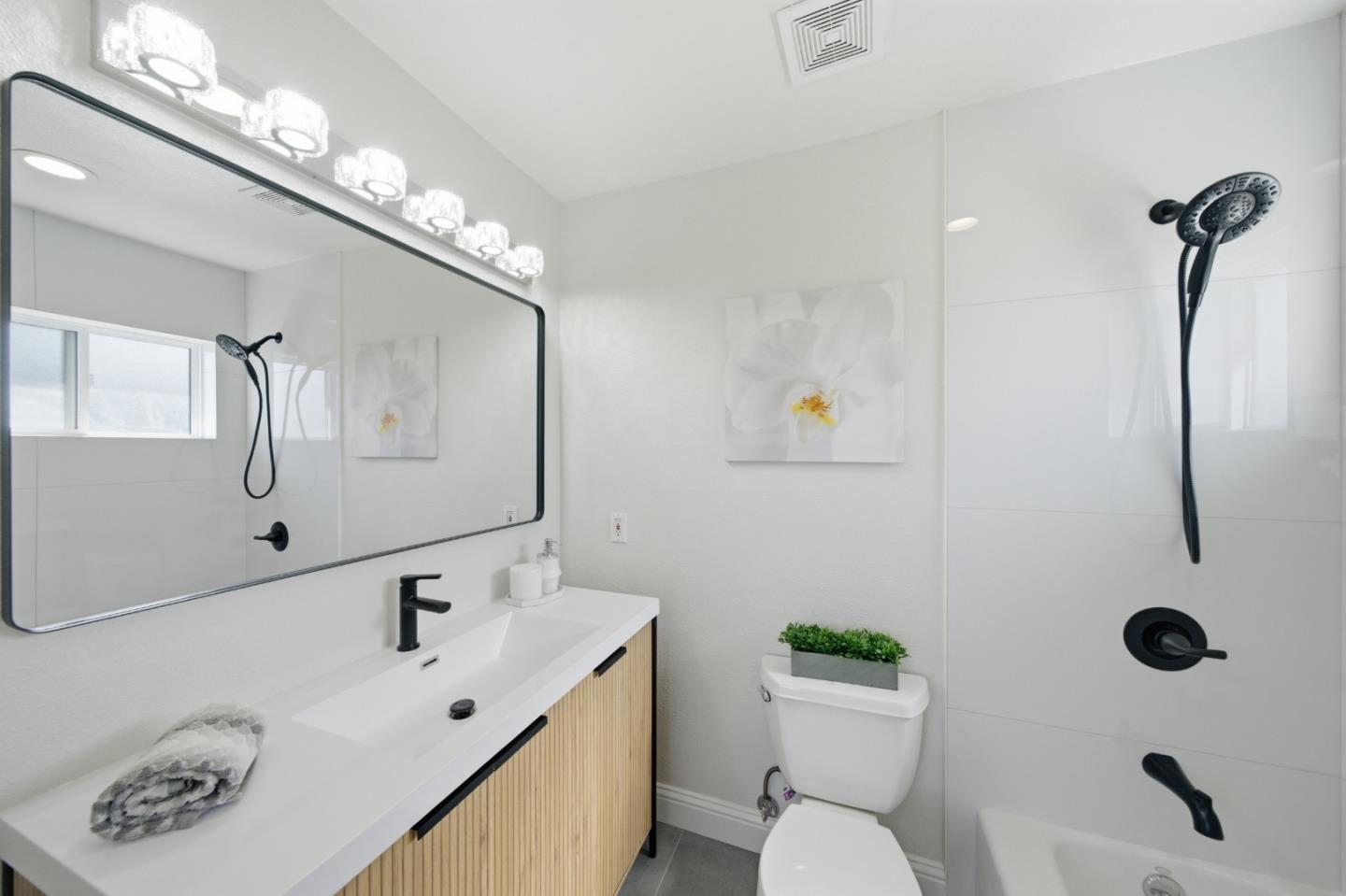 Detail Gallery Image 12 of 24 For 1723 El Verano Way, Belmont,  CA 94002 - 3 Beds | 3 Baths