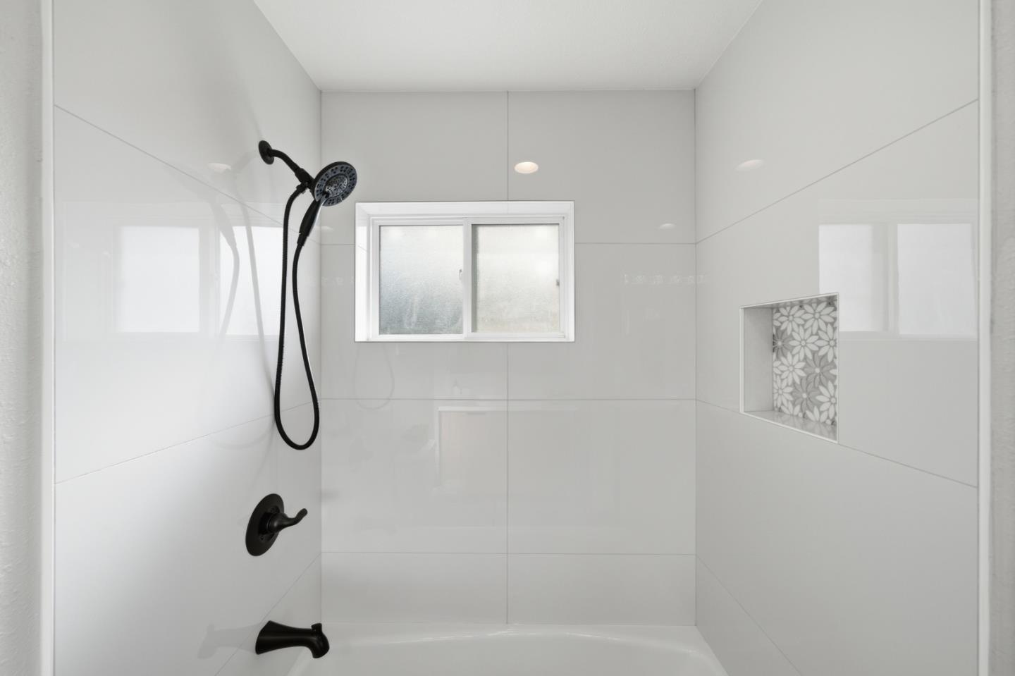 Detail Gallery Image 13 of 24 For 1723 El Verano Way, Belmont,  CA 94002 - 3 Beds | 3 Baths