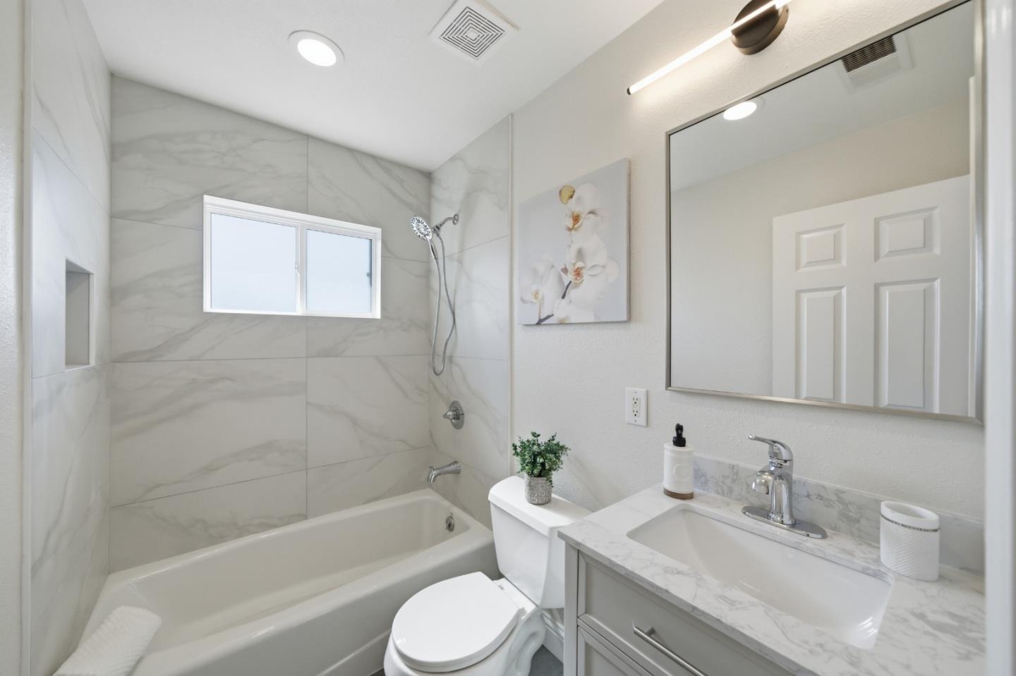 Detail Gallery Image 8 of 24 For 1723 El Verano Way, Belmont,  CA 94002 - 3 Beds | 3 Baths