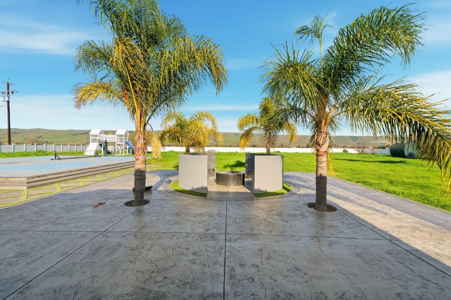 Detail Gallery Image 10 of 55 For 194 Lantz Dr, Morgan Hill,  CA 95037 - 4 Beds | 5 Baths