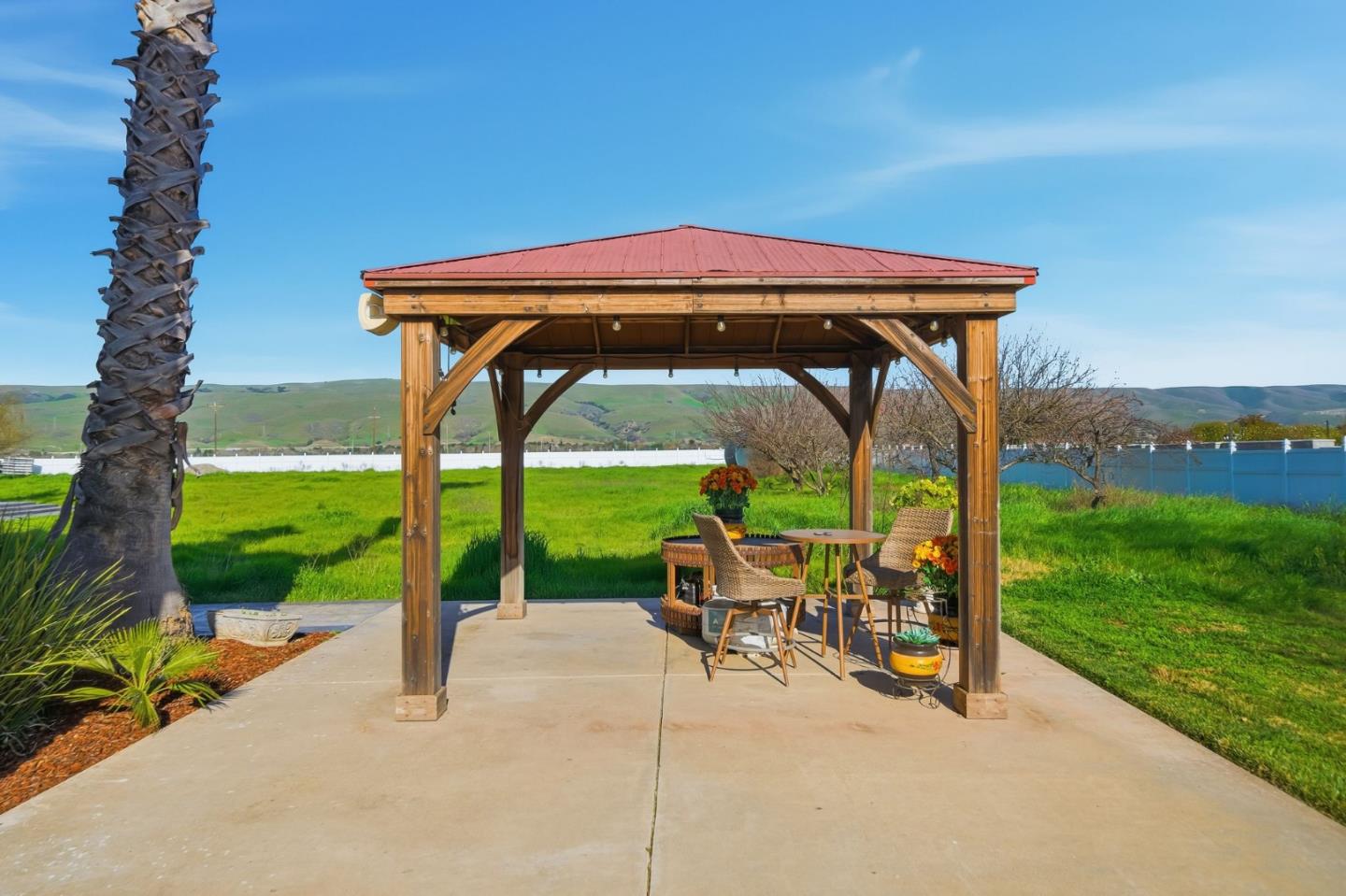 Detail Gallery Image 15 of 55 For 194 Lantz Dr, Morgan Hill,  CA 95037 - 4 Beds | 5 Baths