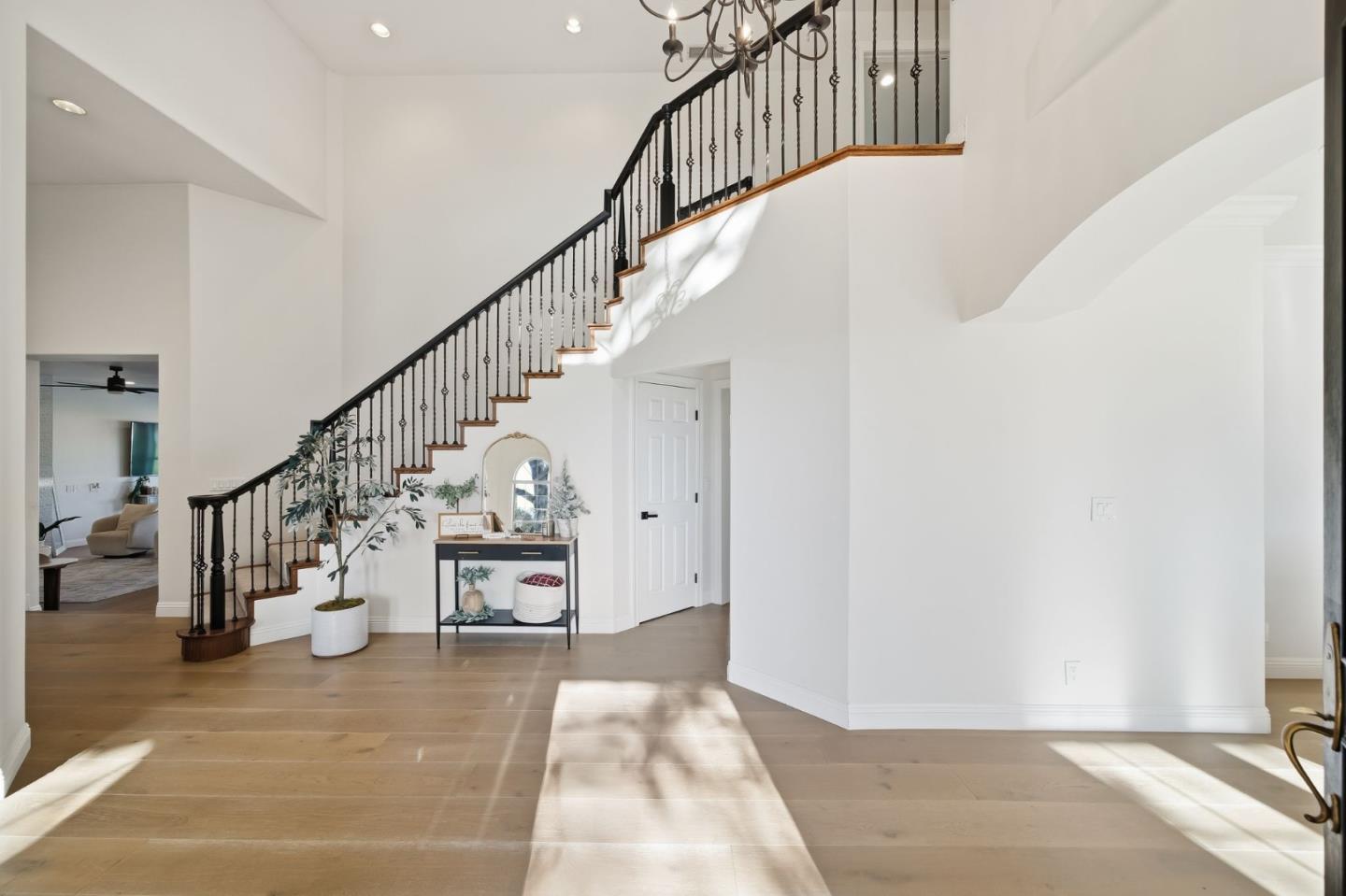 Detail Gallery Image 2 of 55 For 194 Lantz Dr, Morgan Hill,  CA 95037 - 4 Beds | 5 Baths