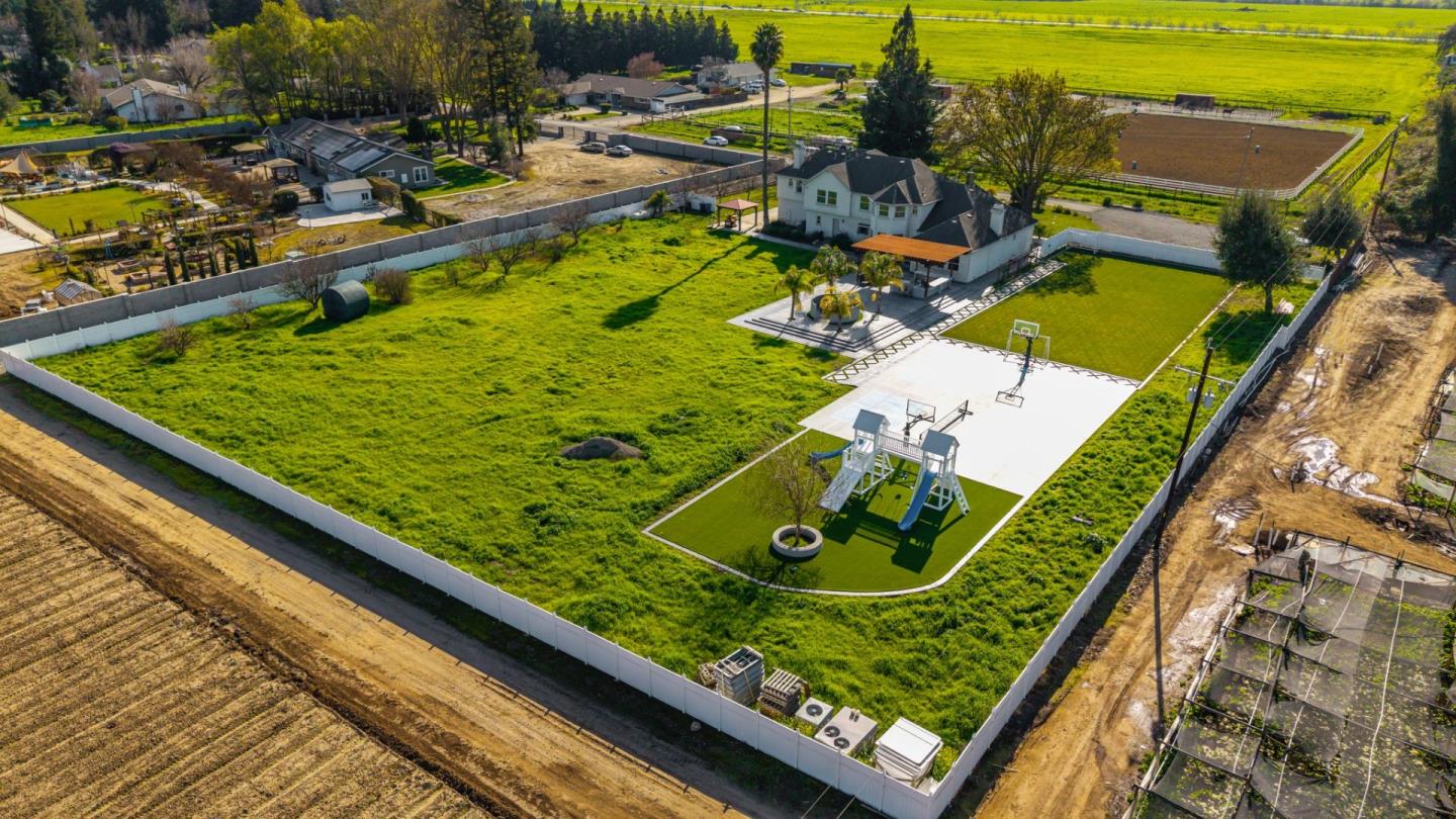 Detail Gallery Image 50 of 55 For 194 Lantz Dr, Morgan Hill,  CA 95037 - 4 Beds | 5 Baths