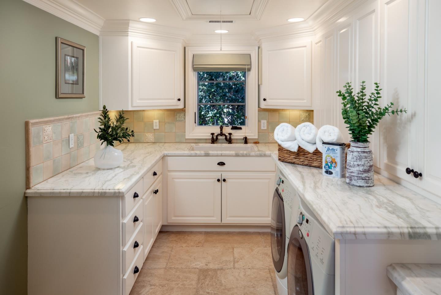 Detail Gallery Image 34 of 54 For 1335 Glenwood Ave, San Jose,  CA 95125 - 5 Beds | 3/1 Baths