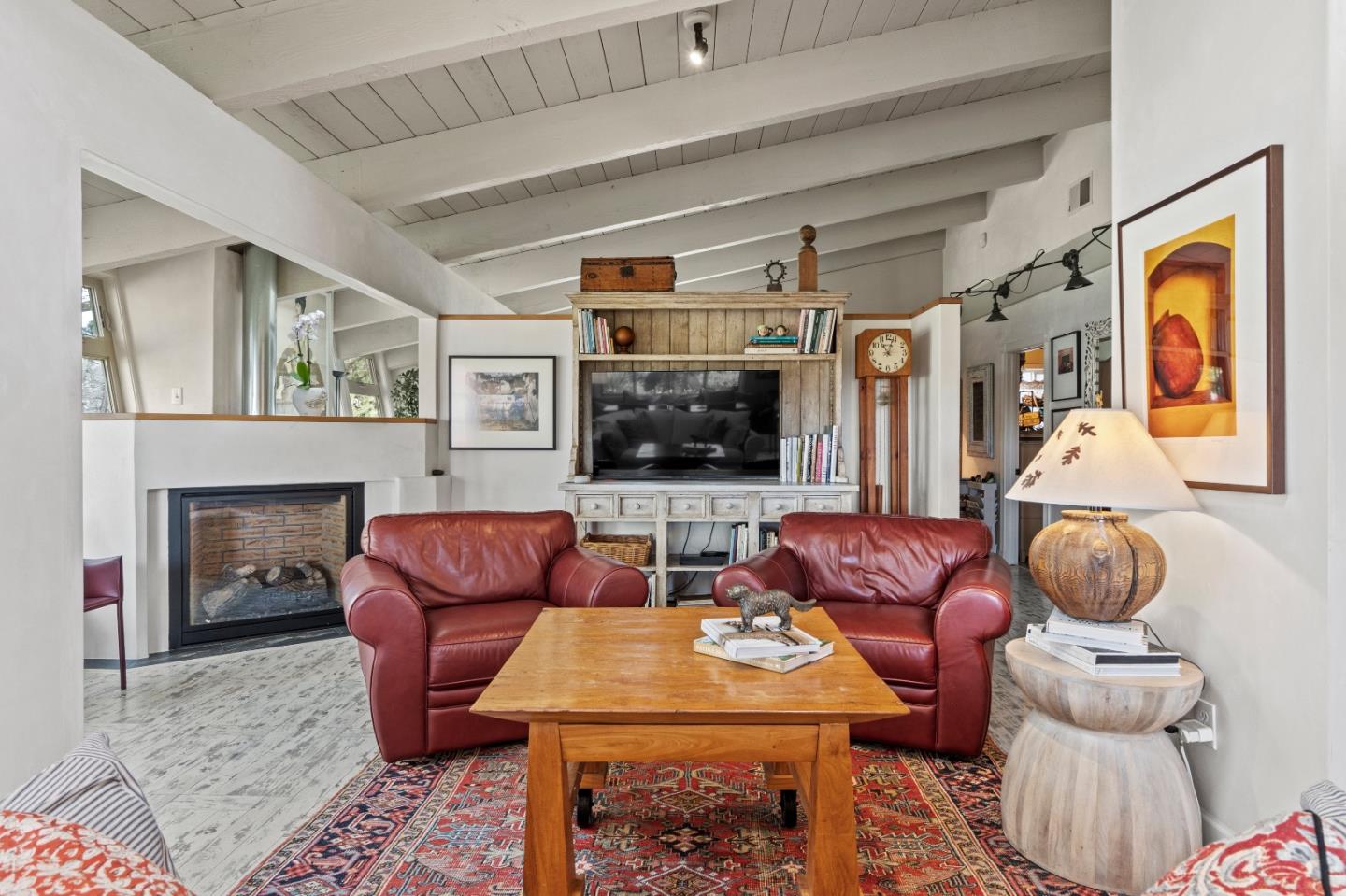 Detail Gallery Image 11 of 17 For 24694 Dolores St, Carmel,  CA 93923 - 3 Beds | 3/1 Baths