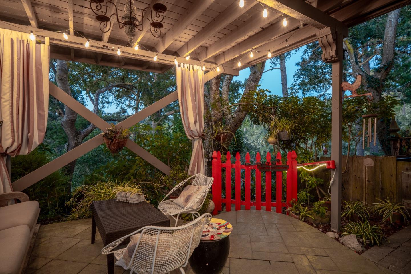 Detail Gallery Image 15 of 17 For 24694 Dolores St, Carmel,  CA 93923 - 3 Beds | 3/1 Baths